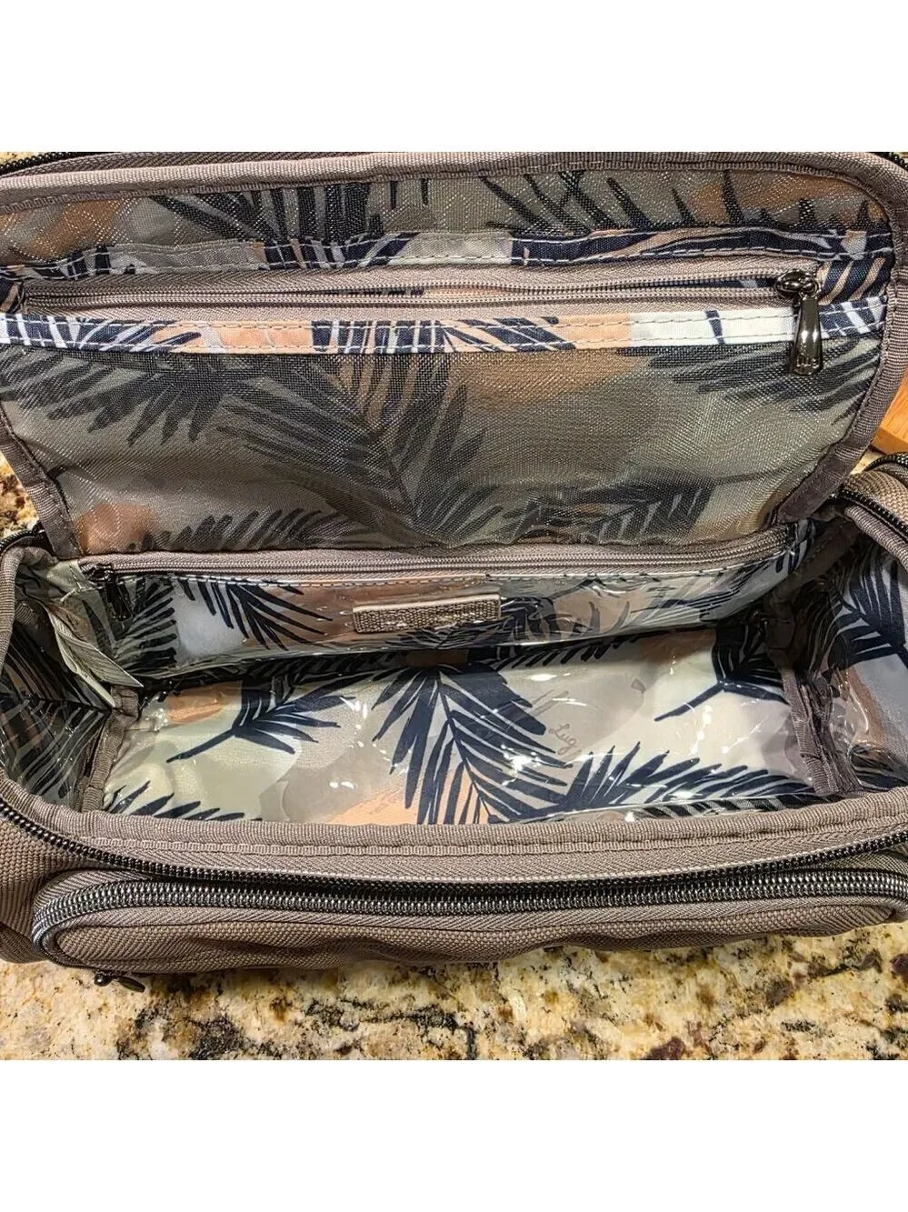 NWOT- LUG- TROLLEY MATTE LUXE- Pearl